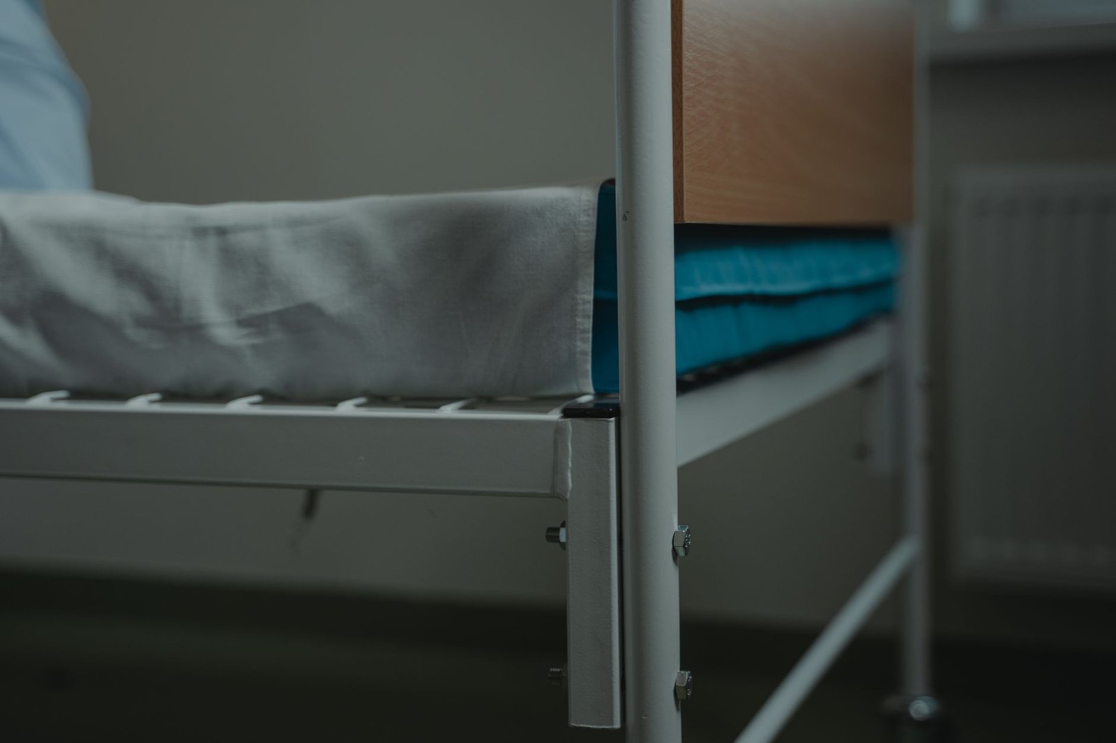 Pflegebett auf Krankenkasse – höhenverstellbares Pflegebett im Detail